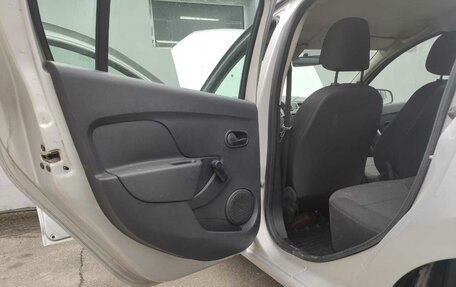 Renault Logan II, 2018 год, 370 000 рублей, 13 фотография