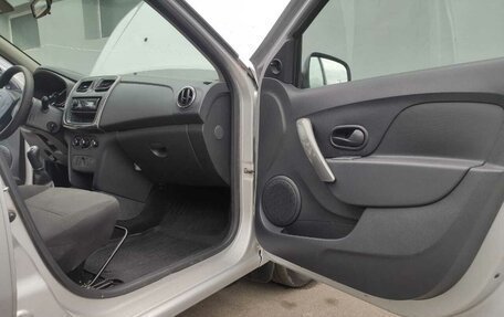 Renault Logan II, 2018 год, 370 000 рублей, 17 фотография