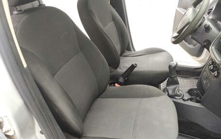 Renault Logan II, 2018 год, 370 000 рублей, 19 фотография