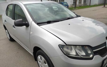 Renault Logan II, 2018 год, 370 000 рублей, 28 фотография