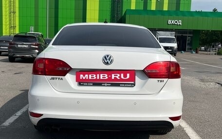 Volkswagen Jetta VI, 2014 год, 1 050 000 рублей, 4 фотография