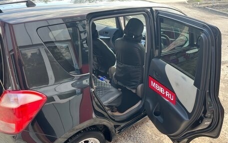 Toyota Ractis I, 2005 год, 600 000 рублей, 3 фотография