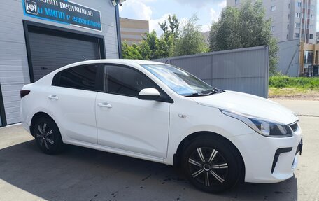 KIA Rio IV, 2018 год, 870 000 рублей, 2 фотография
