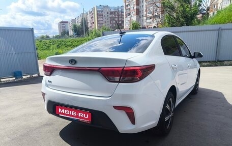 KIA Rio IV, 2018 год, 870 000 рублей, 4 фотография