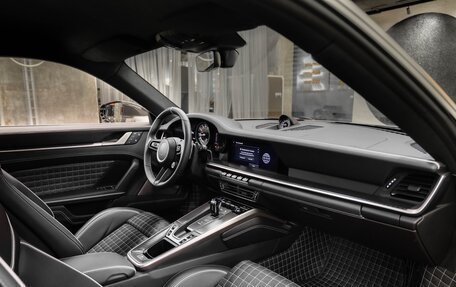 Porsche 911, 2023 год, 79 999 992 рублей, 26 фотография