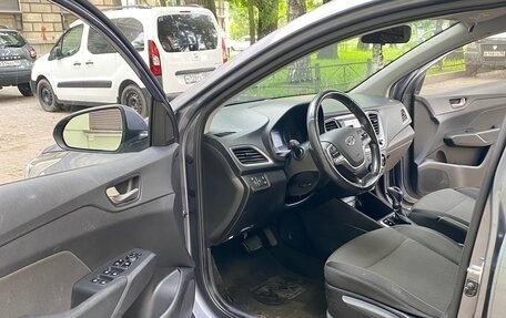 Hyundai Solaris II рестайлинг, 2018 год, 1 300 000 рублей, 9 фотография