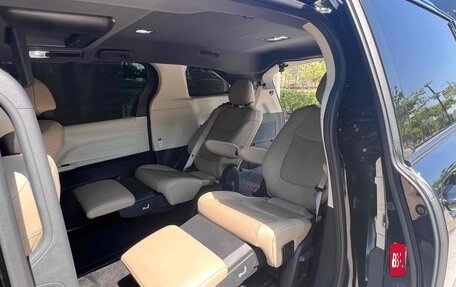 Toyota Sienna, 2022 год, 2 810 013 рублей, 15 фотография
