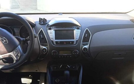 Hyundai ix35 I рестайлинг, 2011 год, 780 000 рублей, 5 фотография