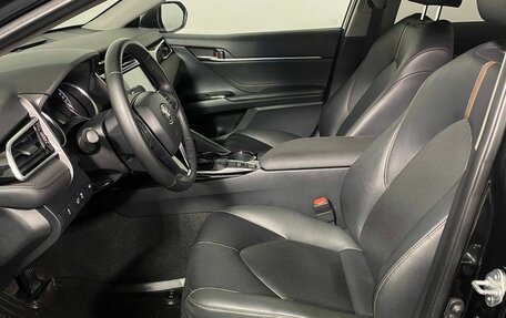 Toyota Camry, 2020 год, 3 050 000 рублей, 17 фотография