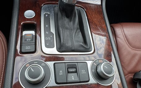 Volkswagen Touareg III, 2015 год, 3 300 000 рублей, 14 фотография