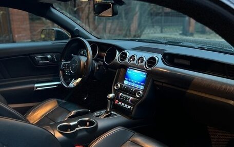 Ford Mustang VI рестайлинг, 2018 год, 2 420 000 рублей, 9 фотография
