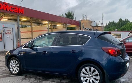 Opel Astra J, 2011 год, 950 000 рублей, 3 фотография