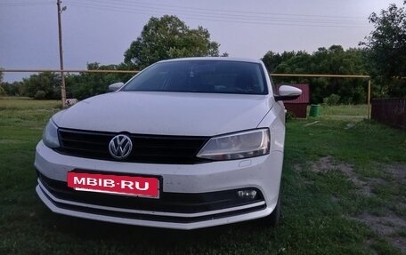 Volkswagen Jetta VI, 2015 год, 1 055 000 рублей, 2 фотография