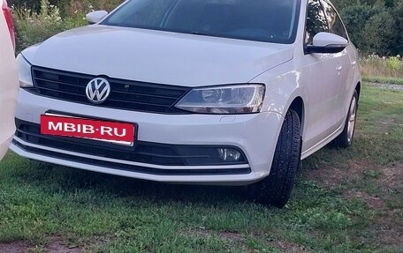 Volkswagen Jetta VI, 2015 год, 1 055 000 рублей, 6 фотография