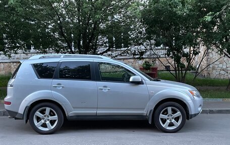 Mitsubishi Outlander III рестайлинг 3, 2008 год, 900 000 рублей, 3 фотография