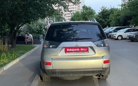 Mitsubishi Outlander III рестайлинг 3, 2008 год, 900 000 рублей, 4 фотография