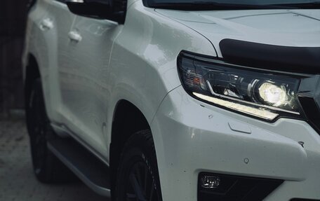 Toyota Land Cruiser Prado 150 рестайлинг 2, 2021 год, 6 900 000 рублей, 3 фотография