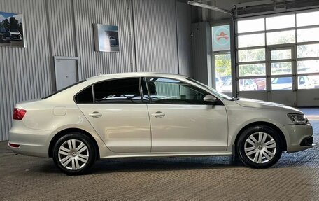 Volkswagen Jetta VI, 2011 год, 859 000 рублей, 4 фотография