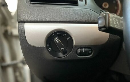 Volkswagen Jetta VI, 2011 год, 859 000 рублей, 10 фотография