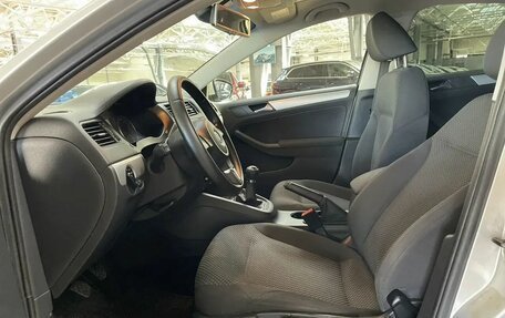 Volkswagen Jetta VI, 2011 год, 859 000 рублей, 11 фотография