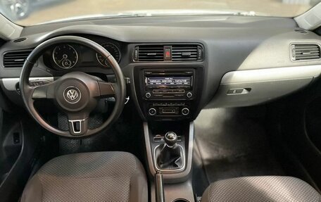 Volkswagen Jetta VI, 2011 год, 859 000 рублей, 16 фотография