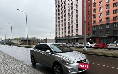 Hyundai Solaris II рестайлинг, 2012 год, 855 000 рублей, 3 фотография