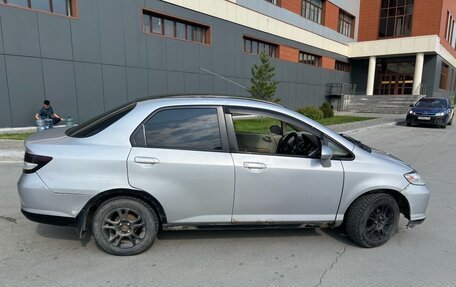 Honda Fit Aria, 2003 год, 300 000 рублей, 2 фотография