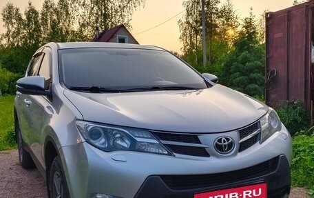 Toyota RAV4, 2013 год, 1 560 000 рублей, 6 фотография