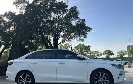 Geely Emgrand, 2022 год, 1 030 000 рублей, 4 фотография