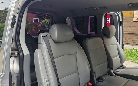 Hyundai Grand Starex Grand Starex I рестайлинг 2, 2018 год, 2 699 000 рублей, 13 фотография