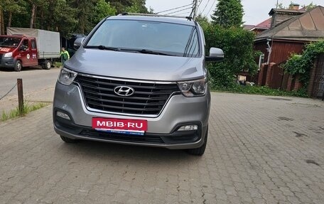 Hyundai Grand Starex Grand Starex I рестайлинг 2, 2018 год, 2 699 000 рублей, 5 фотография