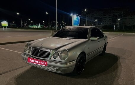 Mercedes-Benz E-Класс, 1996 год, 370 000 рублей, 2 фотография