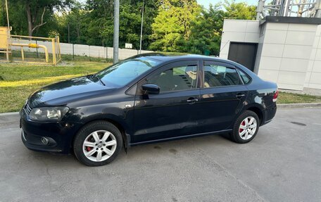 Volkswagen Polo VI (EU Market), 2011 год, 700 000 рублей, 2 фотография