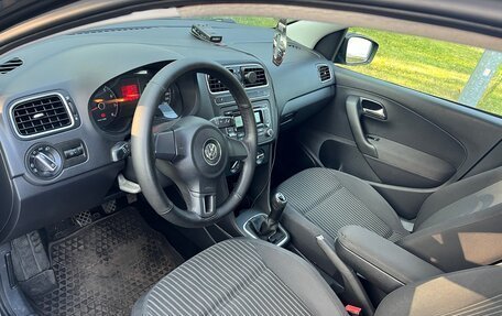 Volkswagen Polo VI (EU Market), 2011 год, 700 000 рублей, 5 фотография