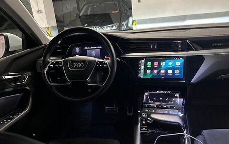 Audi e-tron I, 2020 год, 4 200 000 рублей, 5 фотография