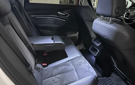 Audi e-tron I, 2020 год, 4 200 000 рублей, 19 фотография