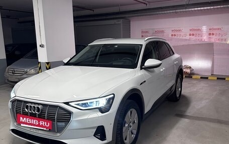 Audi e-tron I, 2020 год, 4 200 000 рублей, 24 фотография