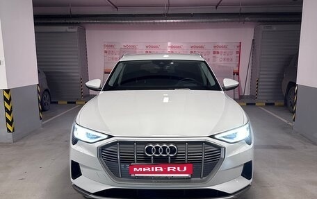 Audi e-tron I, 2020 год, 4 200 000 рублей, 23 фотография