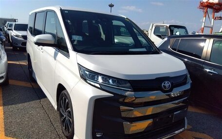 Toyota Noah, 2024 год, 3 305 000 рублей, 1 фотография