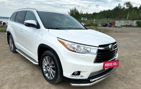 Toyota Highlander III, 2014 год, 3 150 000 рублей, 4 фотография