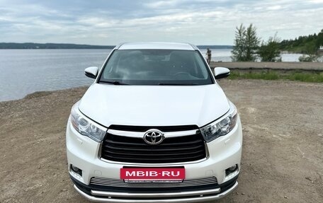 Toyota Highlander III, 2014 год, 3 150 000 рублей, 3 фотография