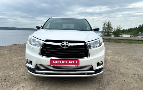Toyota Highlander III, 2014 год, 3 150 000 рублей, 2 фотография