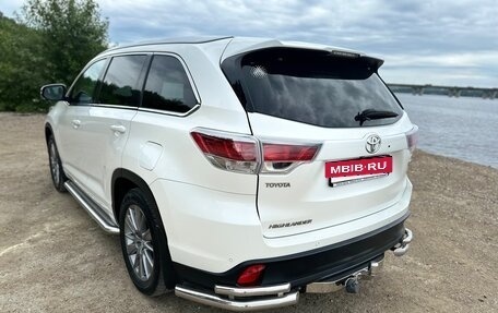 Toyota Highlander III, 2014 год, 3 150 000 рублей, 6 фотография
