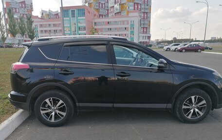 Toyota RAV4, 2018 год, 2 350 000 рублей, 2 фотография