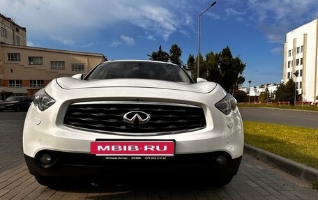 Infiniti FX II, 2009 год, 1 490 000 рублей, 18 фотография
