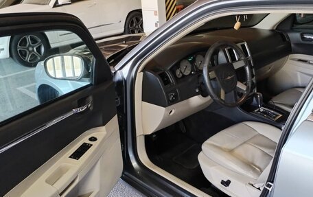 Chrysler 300C II, 2006 год, 899 999 рублей, 9 фотография