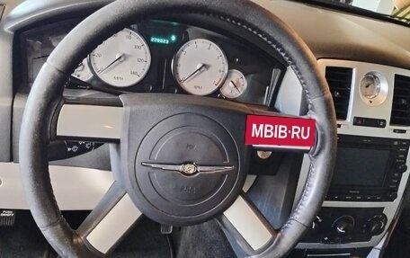 Chrysler 300C II, 2006 год, 899 999 рублей, 11 фотография
