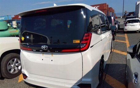 Toyota Noah, 2024 год, 3 305 000 рублей, 2 фотография
