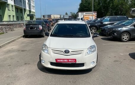 Toyota Auris II, 2012 год, 700 000 рублей, 1 фотография