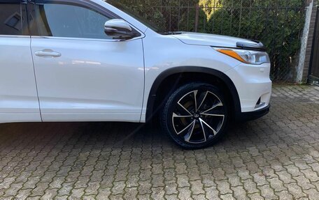 Toyota Highlander III, 2014 год, 2 900 000 рублей, 10 фотография